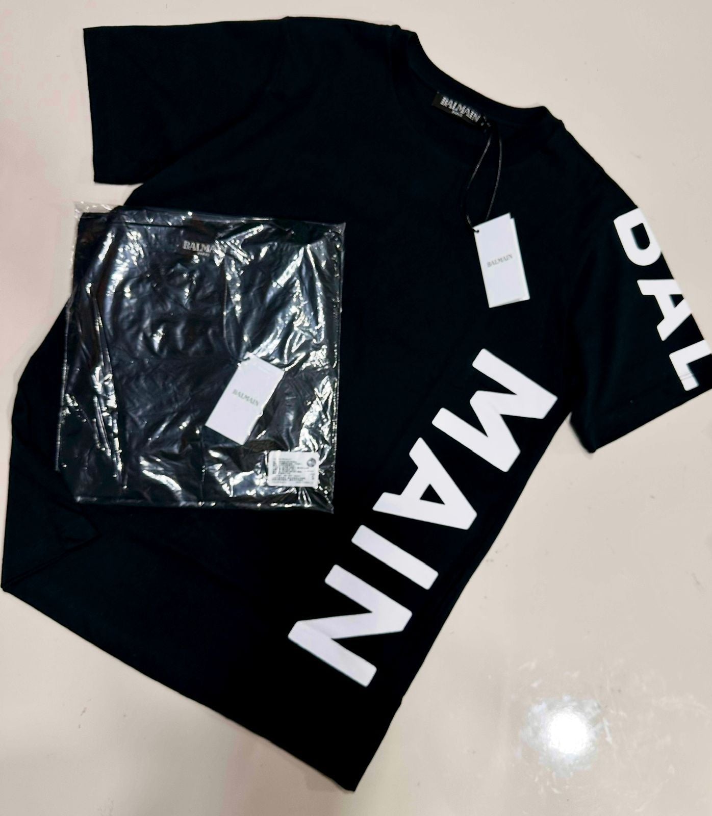 Camiseta Balmain - Preta/Branca